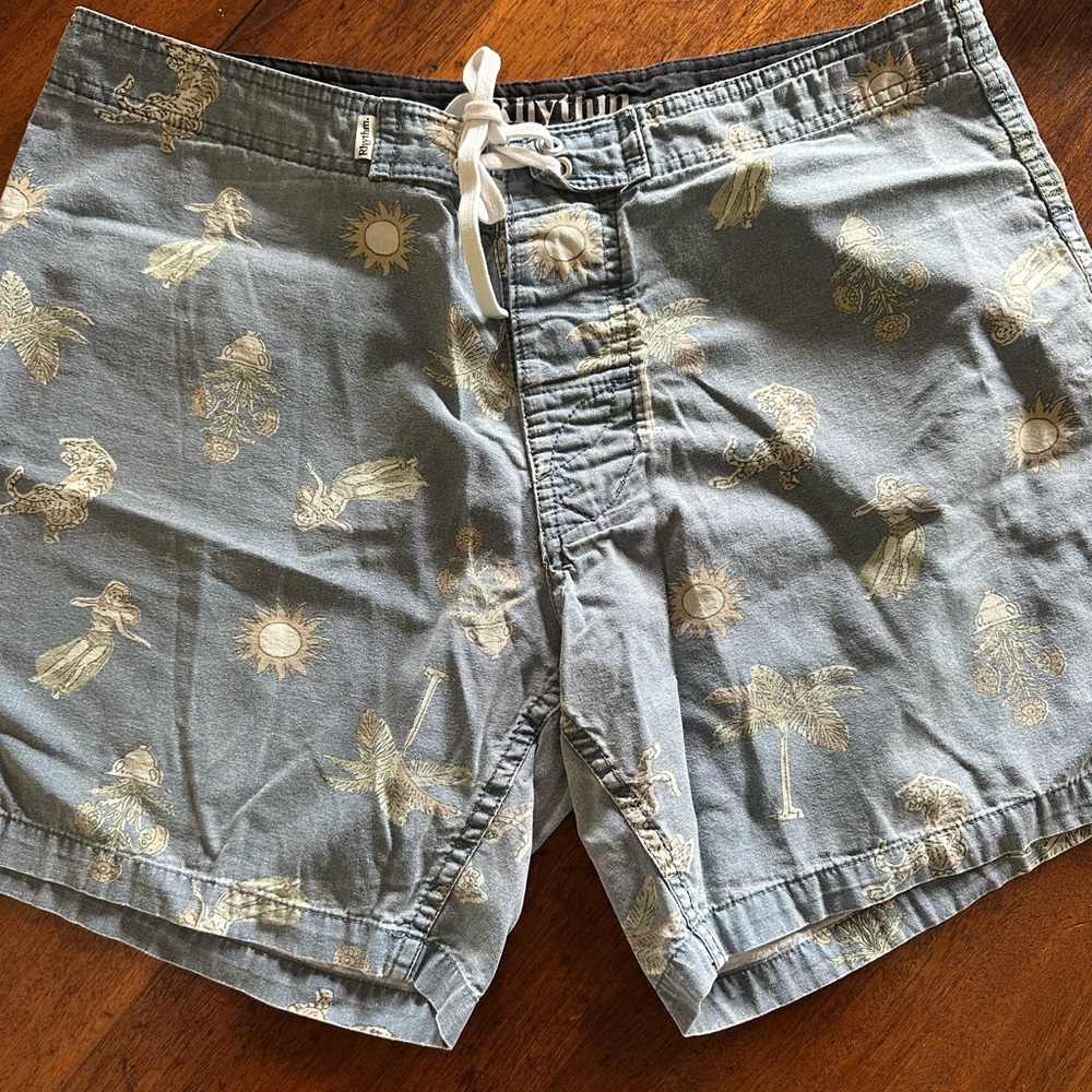 Rhythm Men's Hybrid Shorts - Gray with Gold Accents